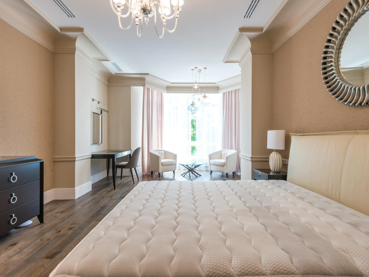 bedroom-painting-grand-cream-bedroom-windsor-decorators Grand cream bedroom interior painting Sunningdale executive home Windsor Decorators