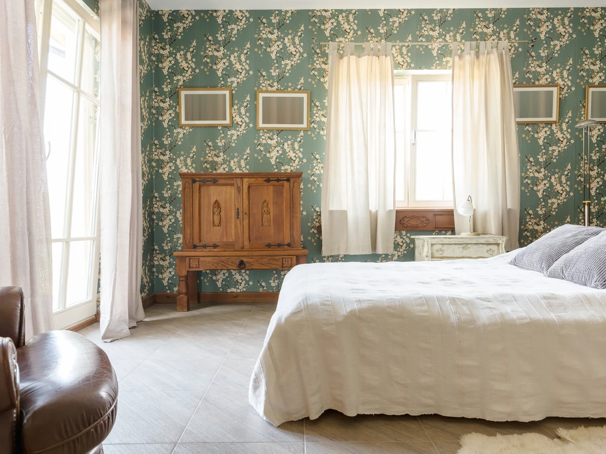 Period bedroom interior painting green Sunninghill Victorian property Windsor Decorators