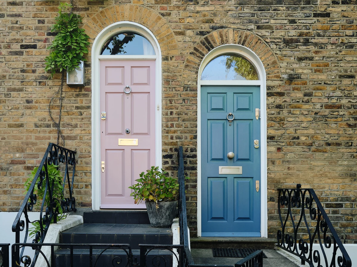 door-painting-two-london-front-windsor-decorators Garage door painting in Windsor by Windsor Decorators, two painted front doors on a period property