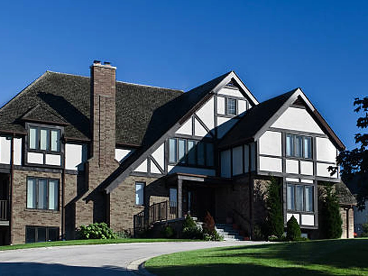 exterior-painting-large-mock-tudor-windsor-decorators Large mock Tudor property exterior painting by Windsor Decorators in Virginia Water