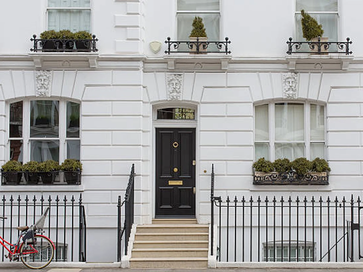 Exterior house painting costs in Windsor