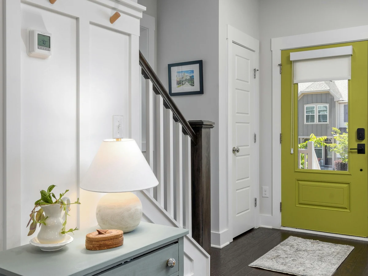 hallway-painting-bright-hallway-green-windsor-decorators Period hallway painting with original features in Old Windsor property