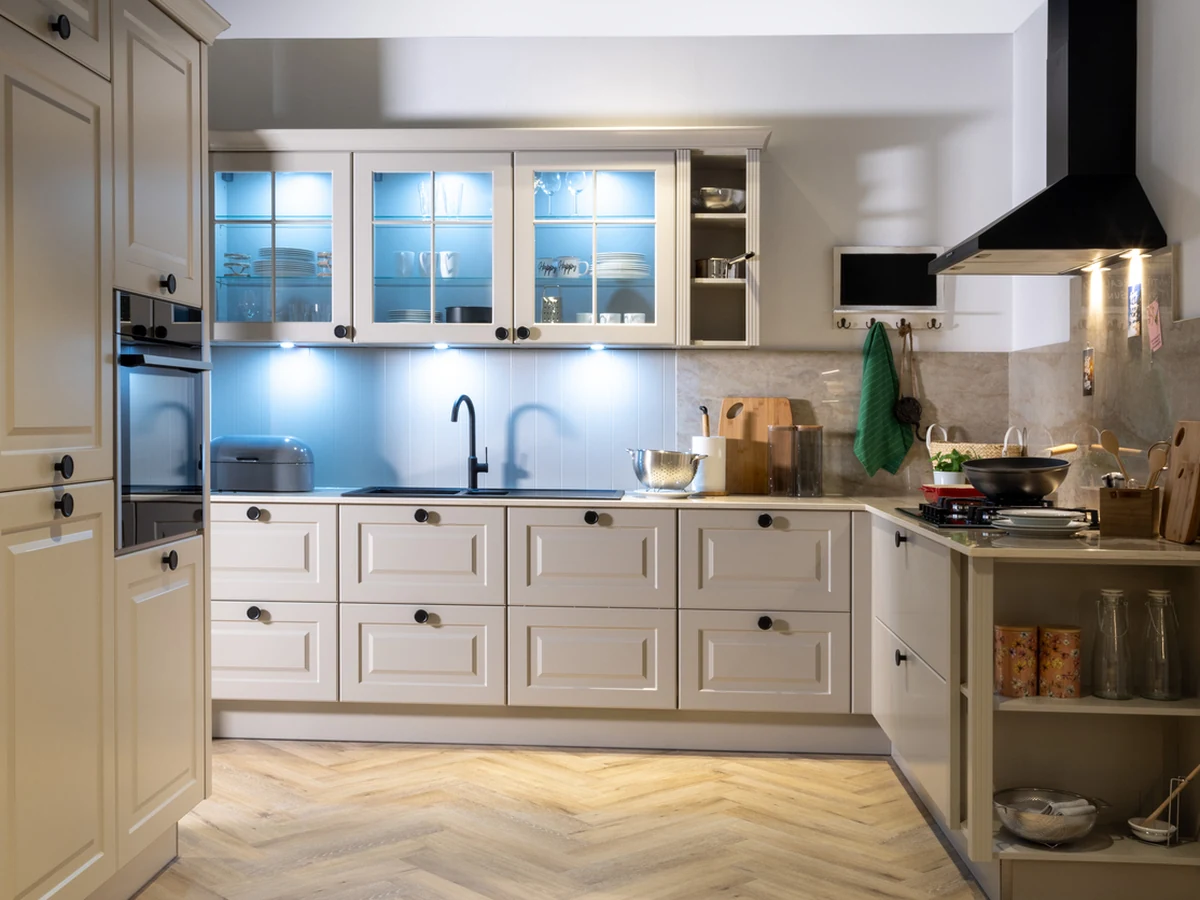 Country style kitchen cabinet painting Sunninghill Windsor Decorators