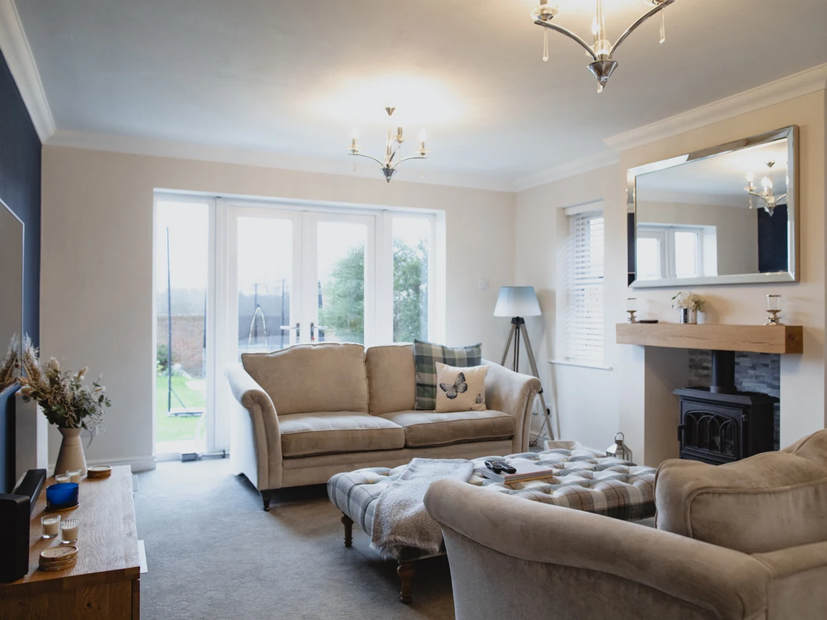 Bold colour feature wall in Windsor home